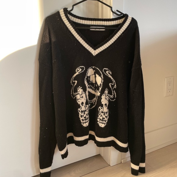 Limbo vneck graphic knit - Picture 1 of 3